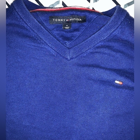Woman’s medium Tommy Hilfiger layering sweater EUC - Picture 2 of 2